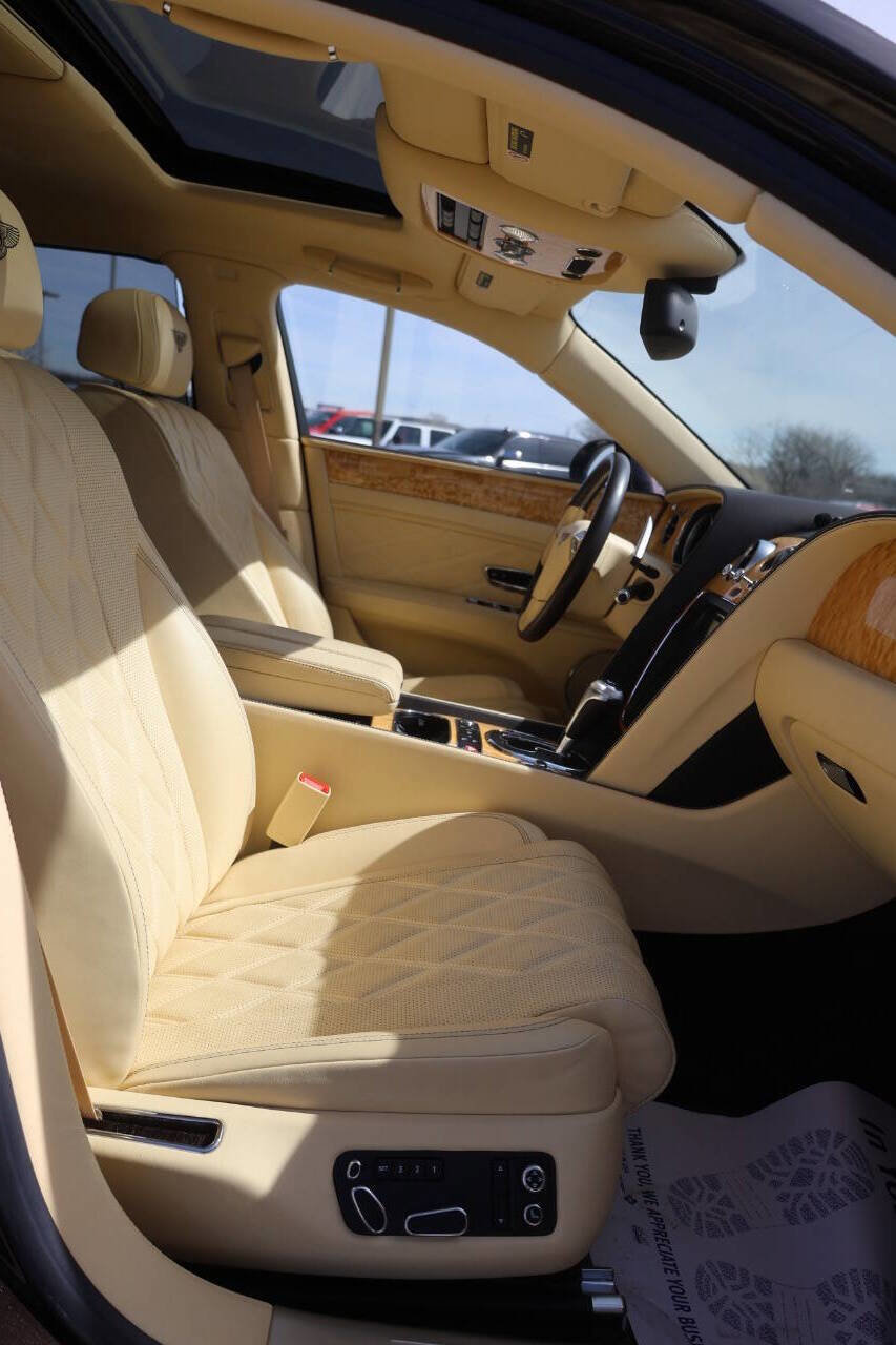 Used 2016 Bentley Flying Spur W12 image 14