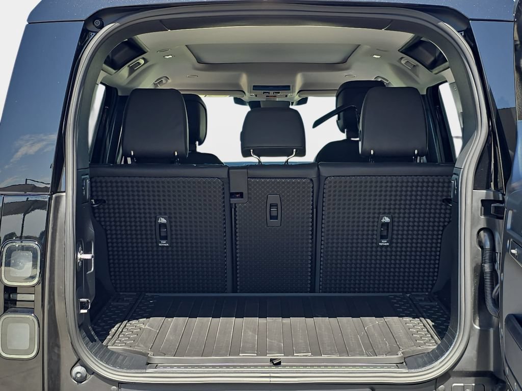 New 2026 Land Rover Defender 110 S AWD/4WD image 12