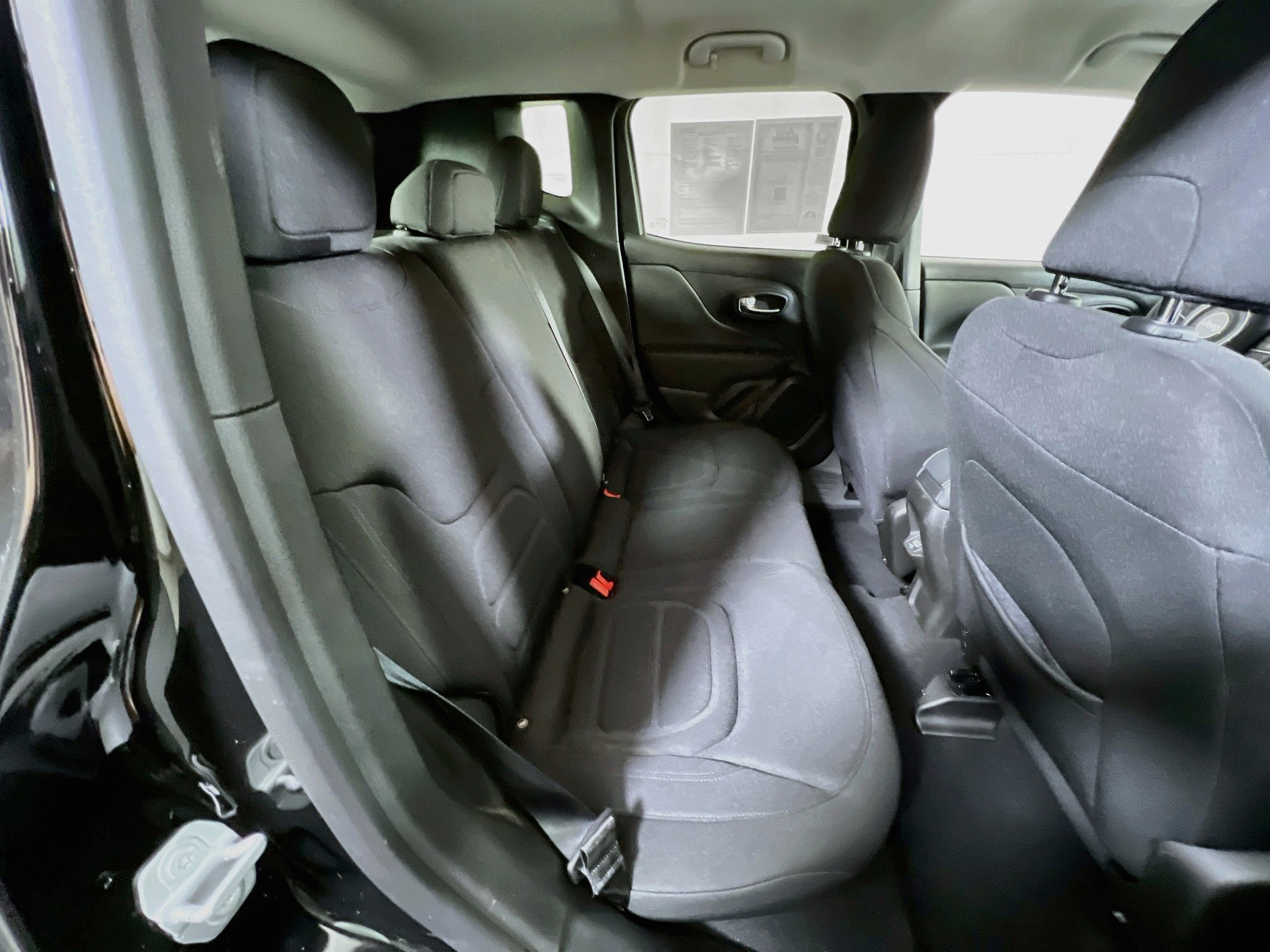 Used 2022 Jeep Renegade Latitude AWD/4WD image 25