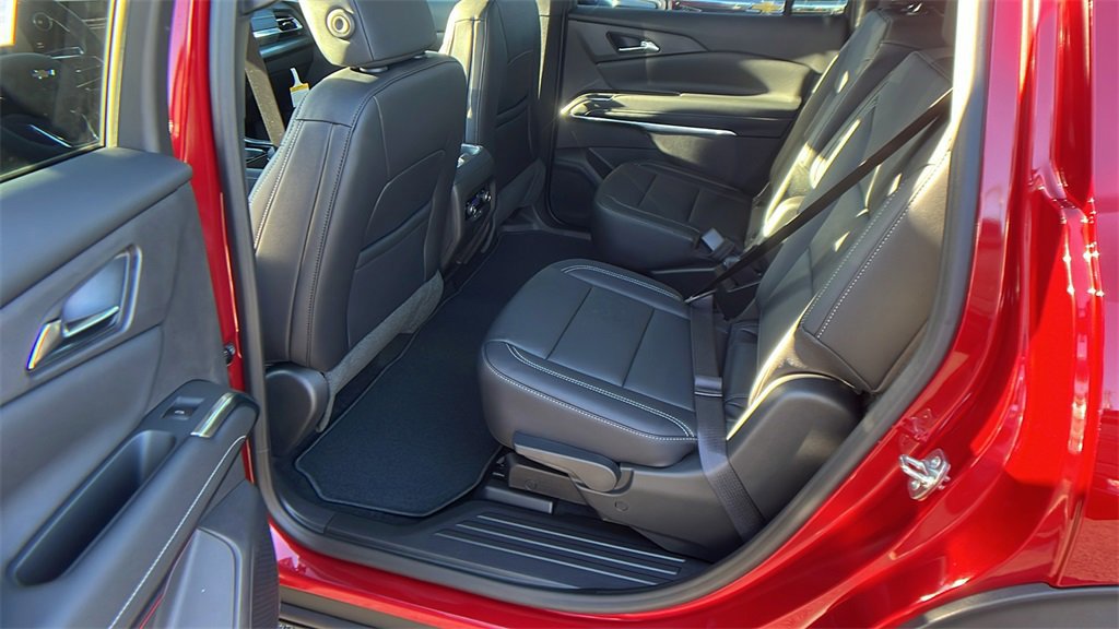 New 2026 Chevrolet Traverse LT image 17
