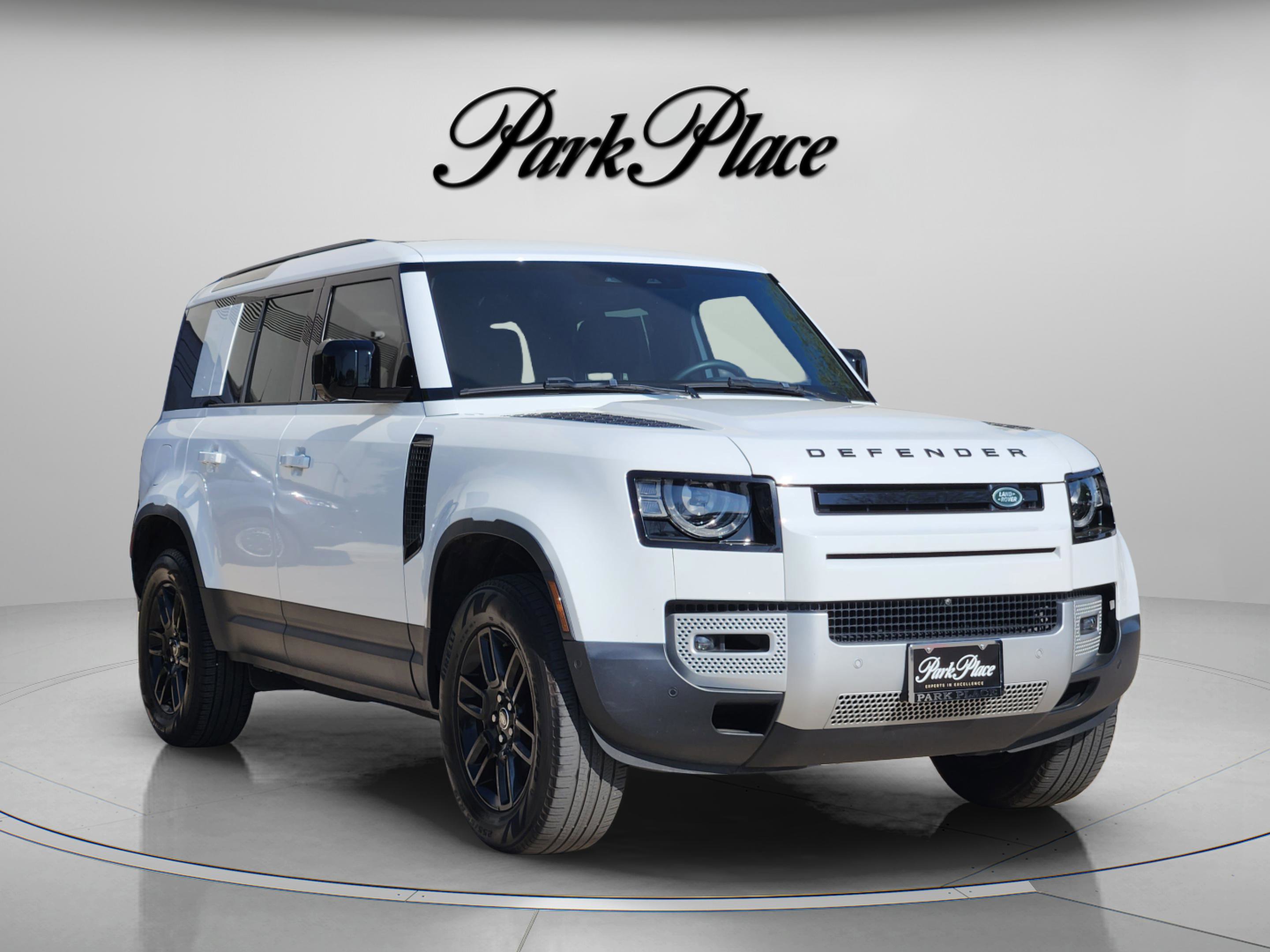 Used 2025 Land Rover Defender 110 S image 4