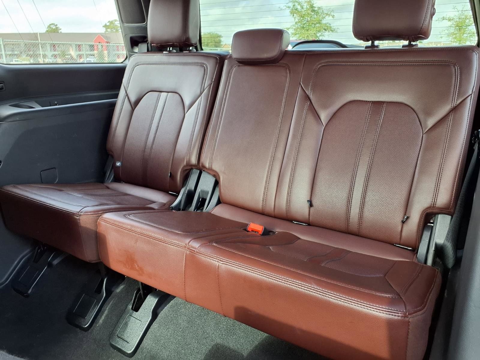 Used 2024 Ford Expedition Limited image 19