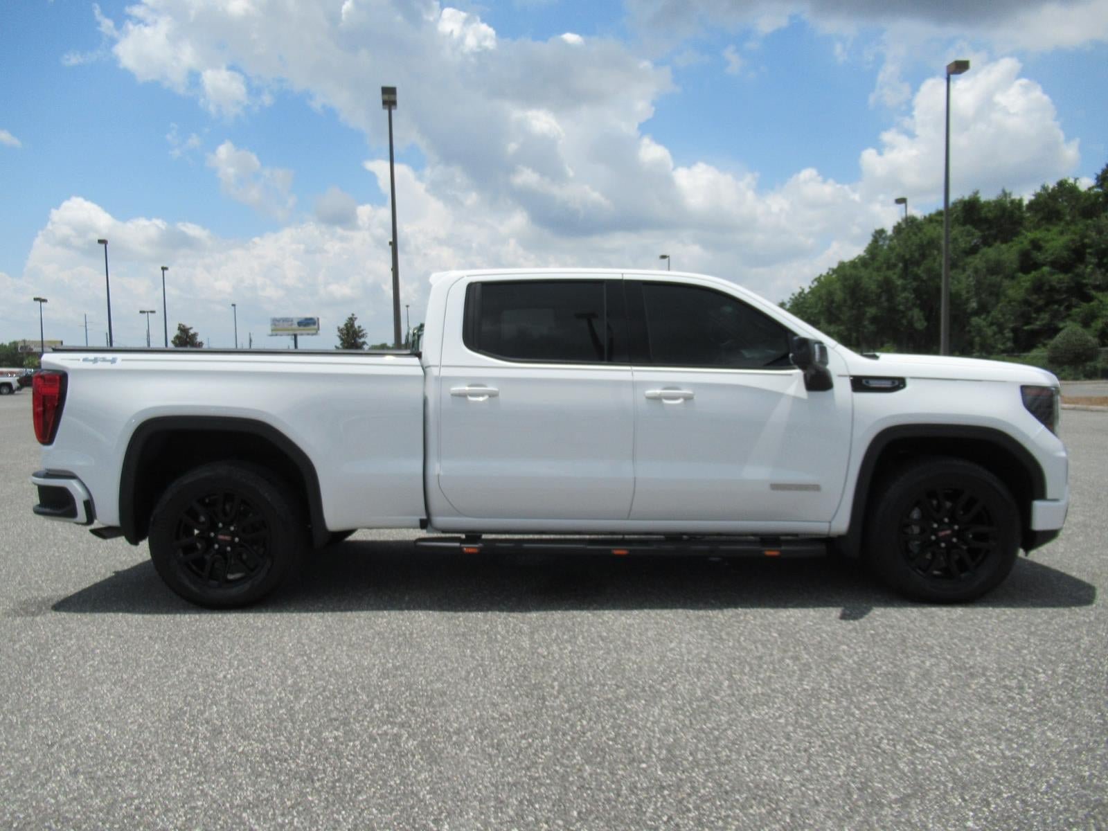 Used 2025 GMC Sierra 1500 Elevation w/ Elevation Premium Package AWD/4WD image 2