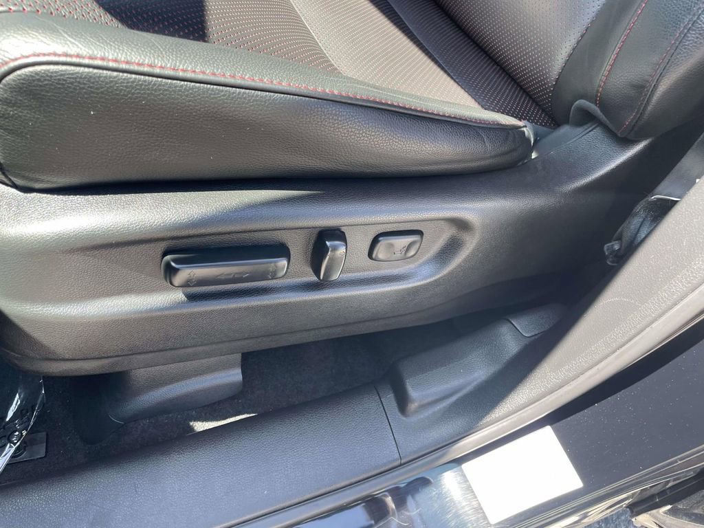 Used 2018 Honda Ridgeline Black Edition image 17