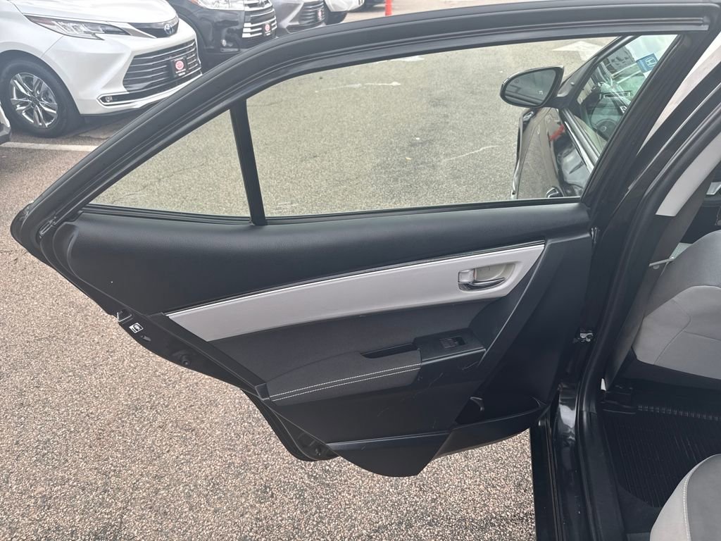 Used 2017 Toyota Corolla LE image 36