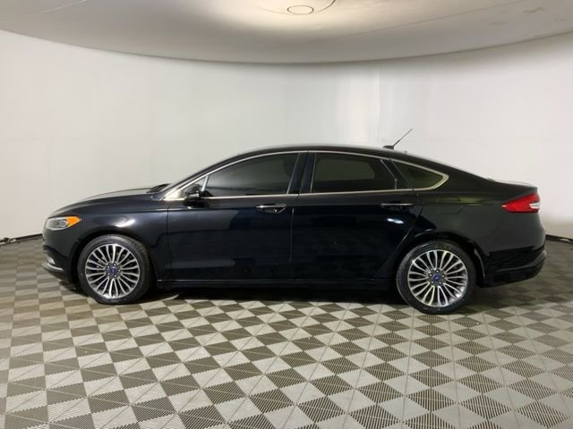 Used 2017 Ford Fusion SE w/ Equipment Group 202A FWD image 9