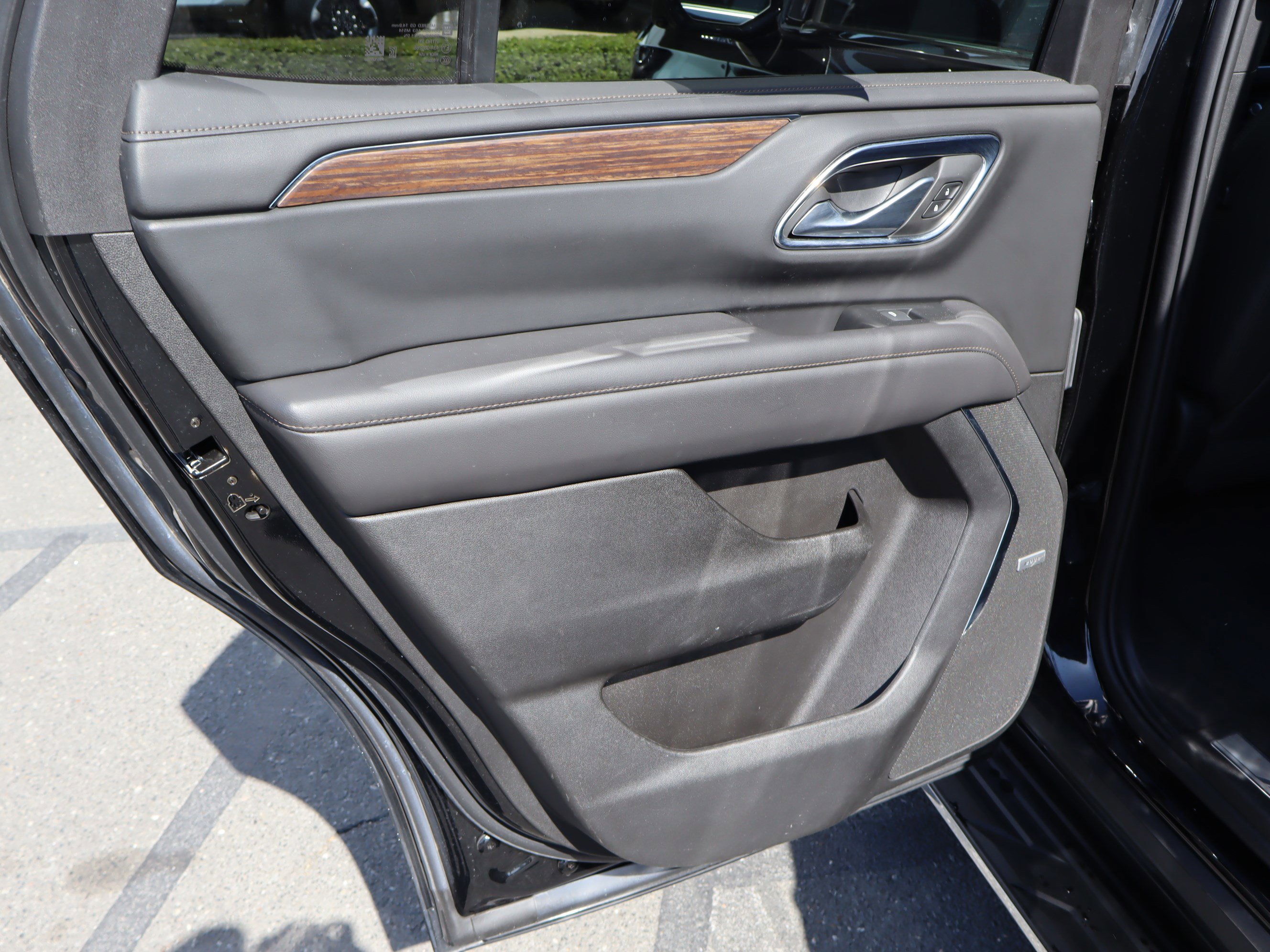 Used 2022 Chevrolet Tahoe High Country AWD/4WD image 32