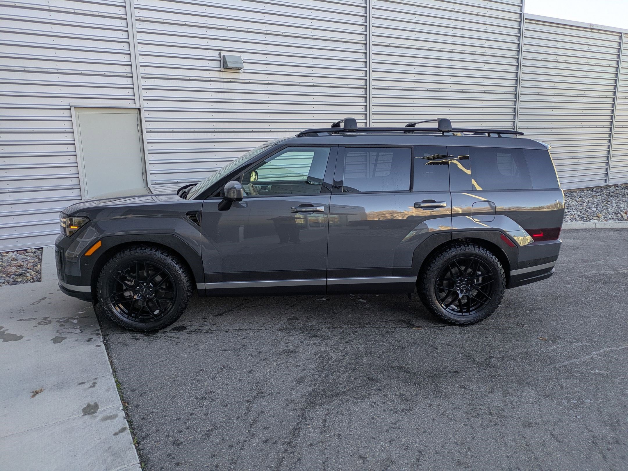 Used 2024 Hyundai Santa Fe Limited image 2