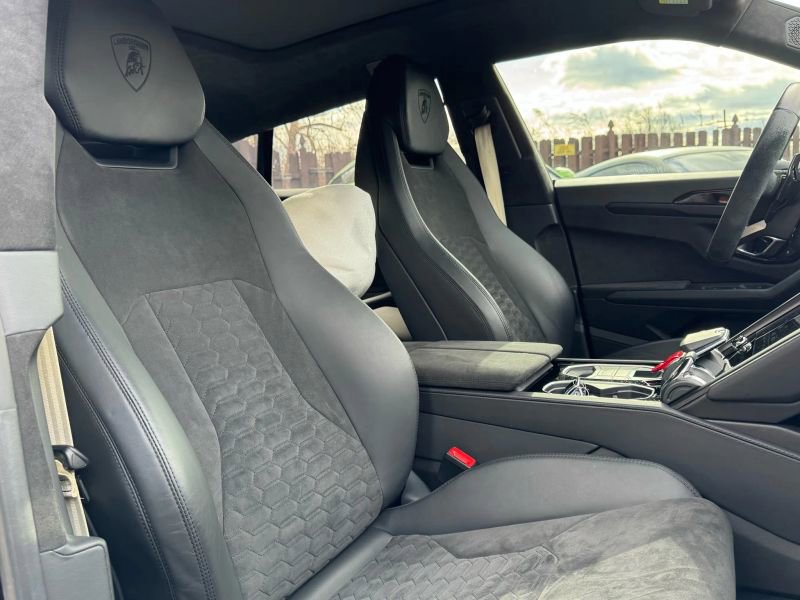 Used 2021 Lamborghini Urus image 20