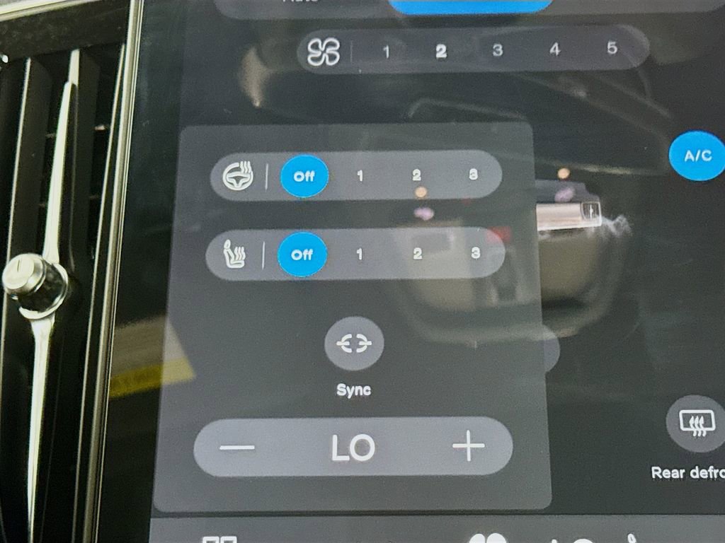 New 2026 Volvo XC90 B6 Core w/ Protection Package image 19