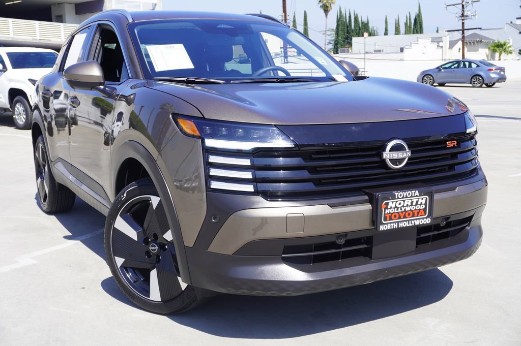 Used 2025 Nissan Kicks SR image 2