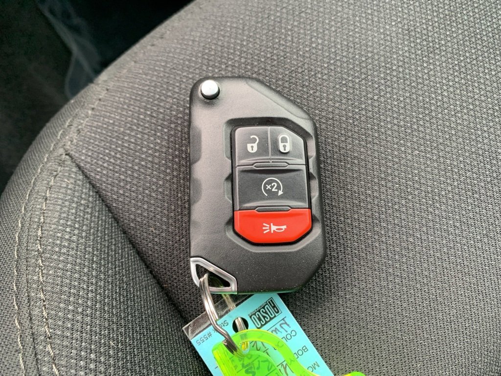 Used 2022 Jeep Wrangler Unlimited Sport image 28