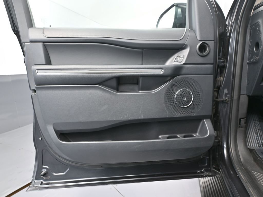 Used 2024 Ford Expedition Max XLT image 20