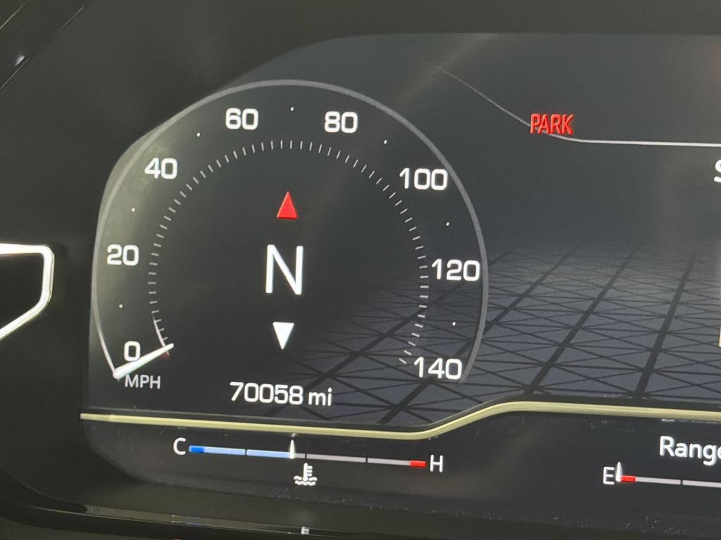 Used 2022 GMC Yukon Denali RWD image 12