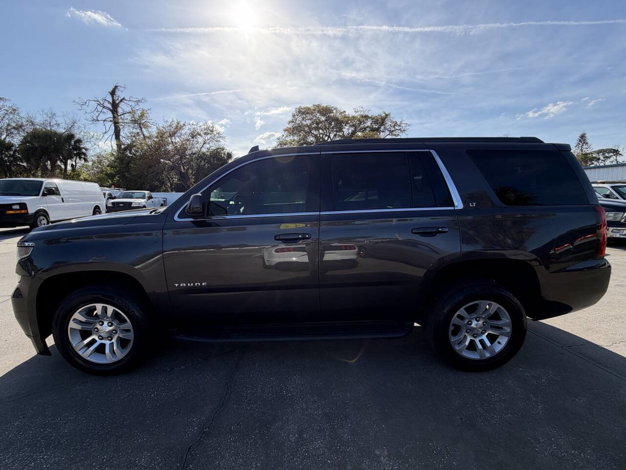 Used 2017 Chevrolet Tahoe LT w/ Luxury Package RWD image 5