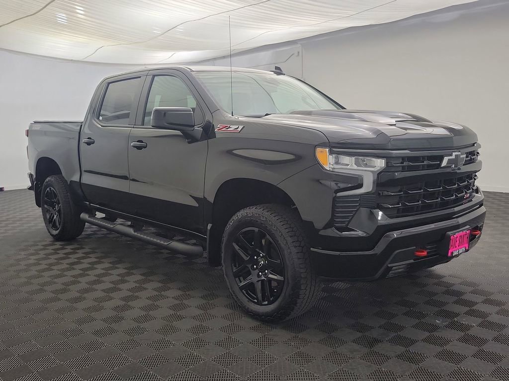 Used 2025 Chevrolet Silverado 1500 LT Trail Boss w/ Convenience Package II image 6