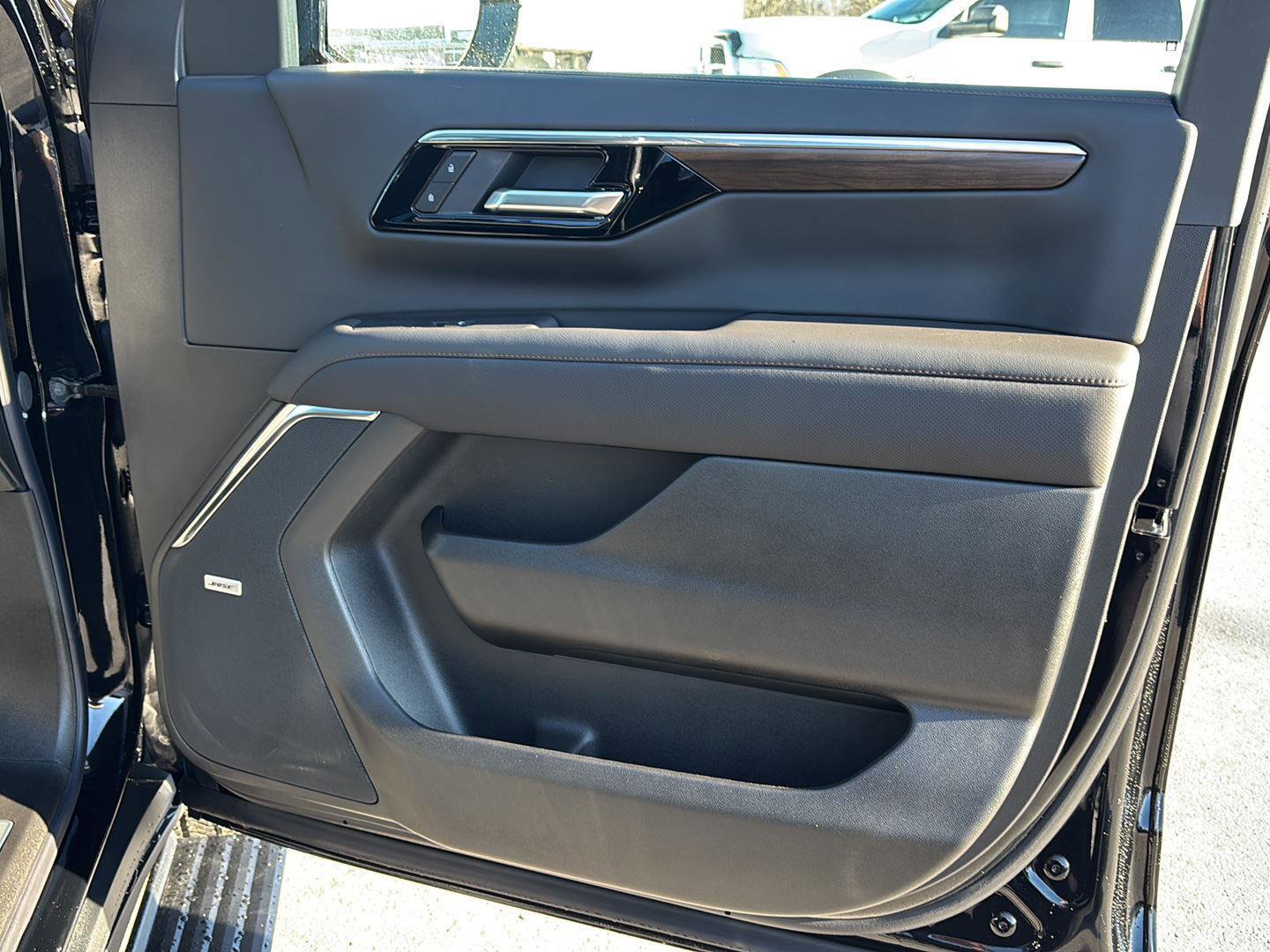 New 2026 Chevrolet Suburban High Country image 27