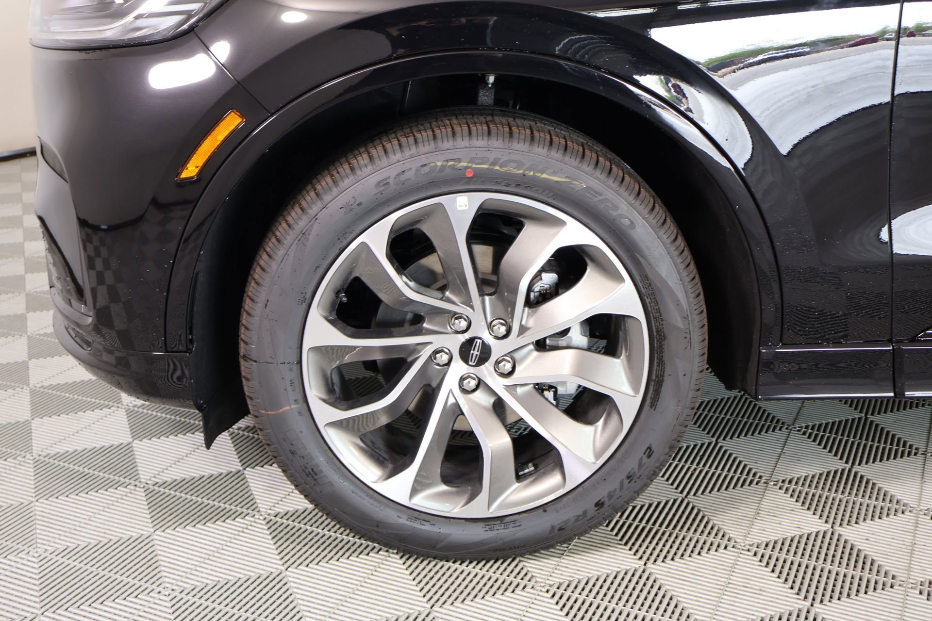 New 2026 Lincoln Aviator AWD image 19