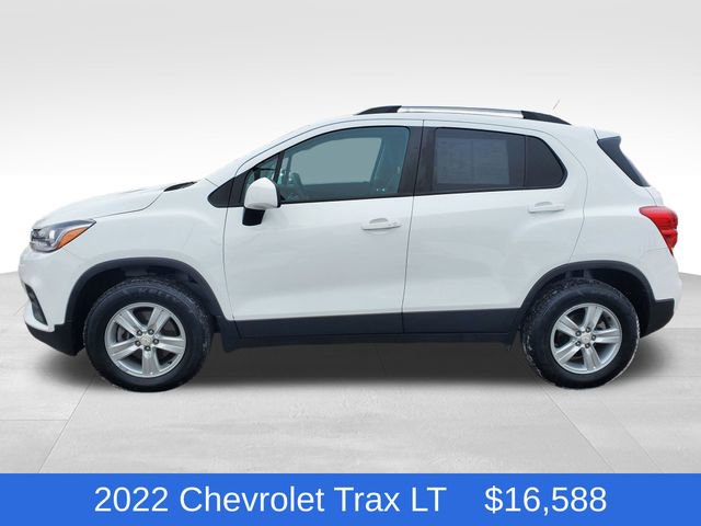 Certified 2022 Chevrolet Trax LT w/ LT Convenience Package image 2