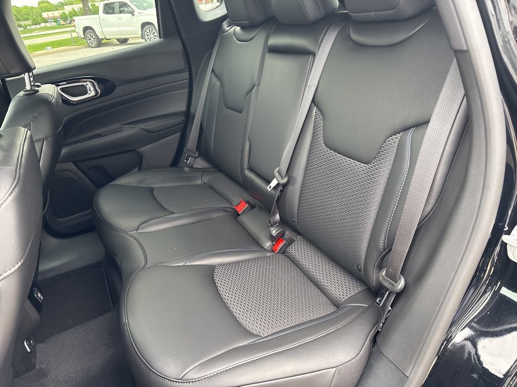 New 2026 Jeep Compass Latitude AWD/4WD image 39