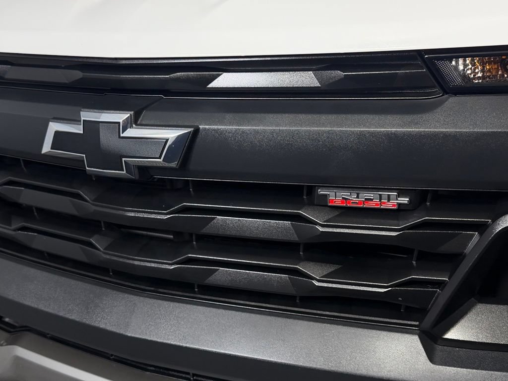 Used 2024 Chevrolet Colorado Trail Boss w/ Advanced Trailering Package AWD/4WD image 13