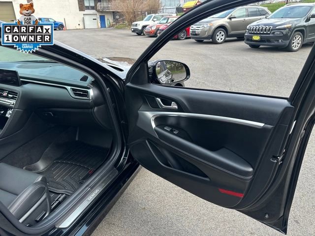 Used 2025 Genesis G70 2.5T image 12