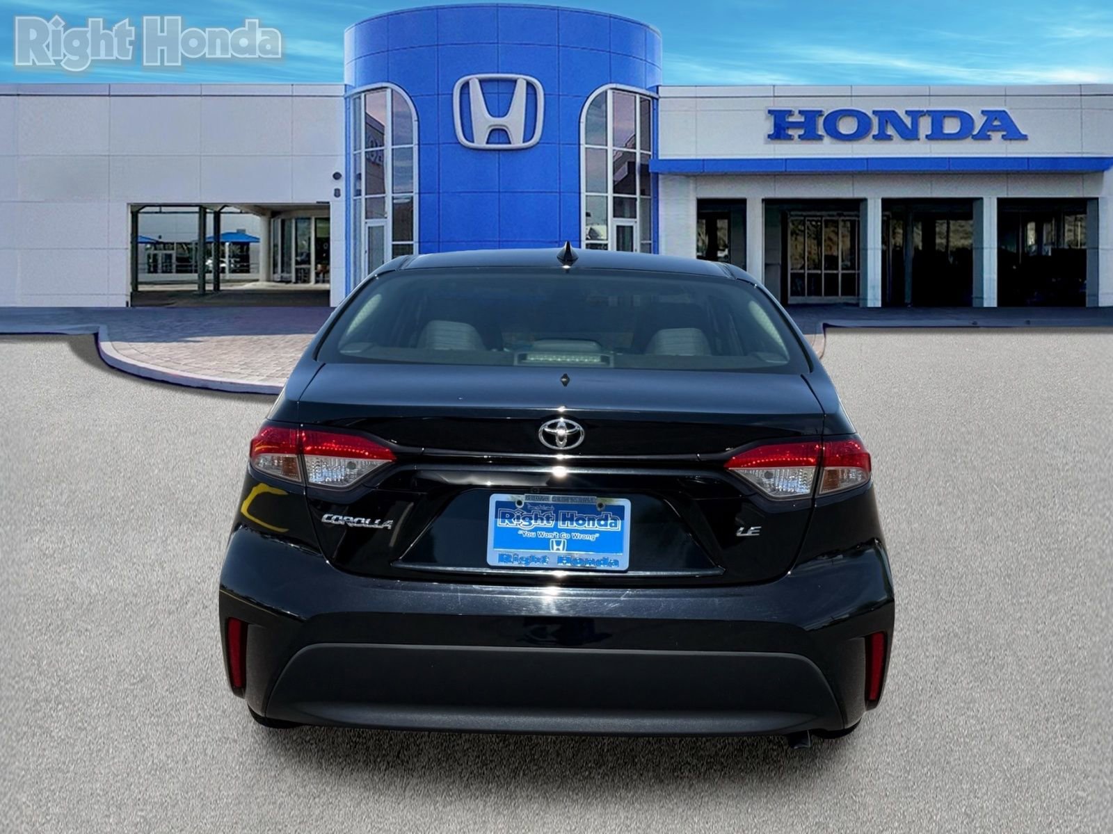 Used 2024 Toyota Corolla LE FWD image 7