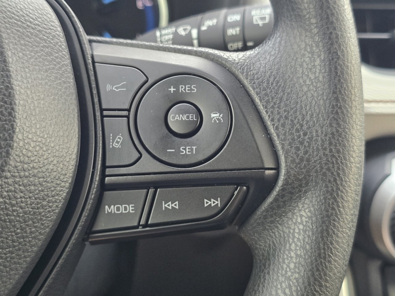 Certified 2025 Toyota RAV4 XLE AWD/4WD image 30