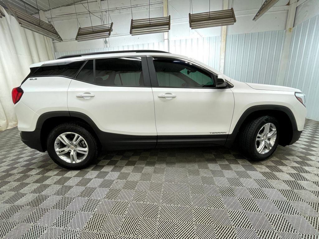 Used 2021 GMC Terrain SLE w/ Driver Convenience Package FWD image 18