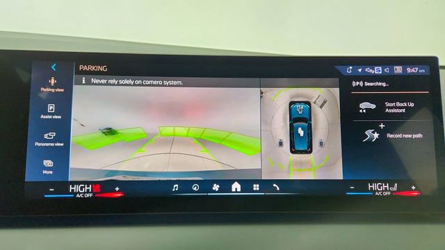 Used 2025 BMW X3 xDrive30i w/ Premium Package image 46