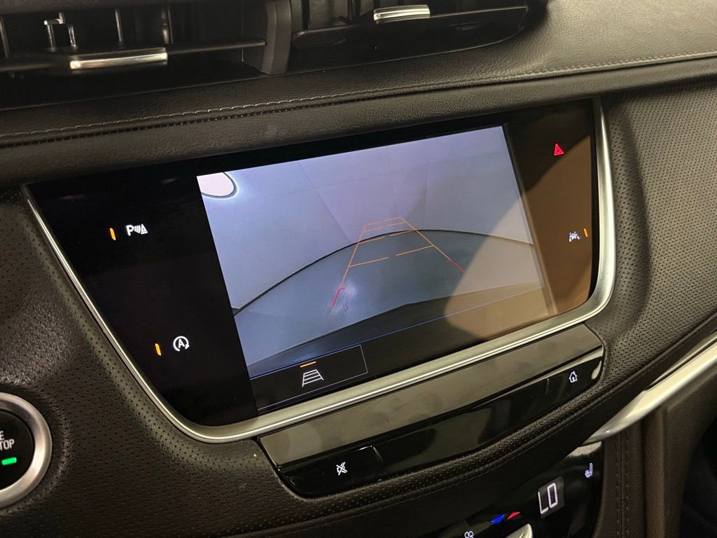 Used 2024 Cadillac XT6 Luxury image 32