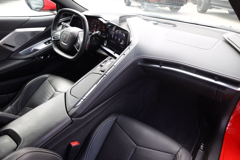 Used 2020 Chevrolet Corvette Stingray Preferred Cpe w/ 2LT Preferred Equipment Group RWD image 18
