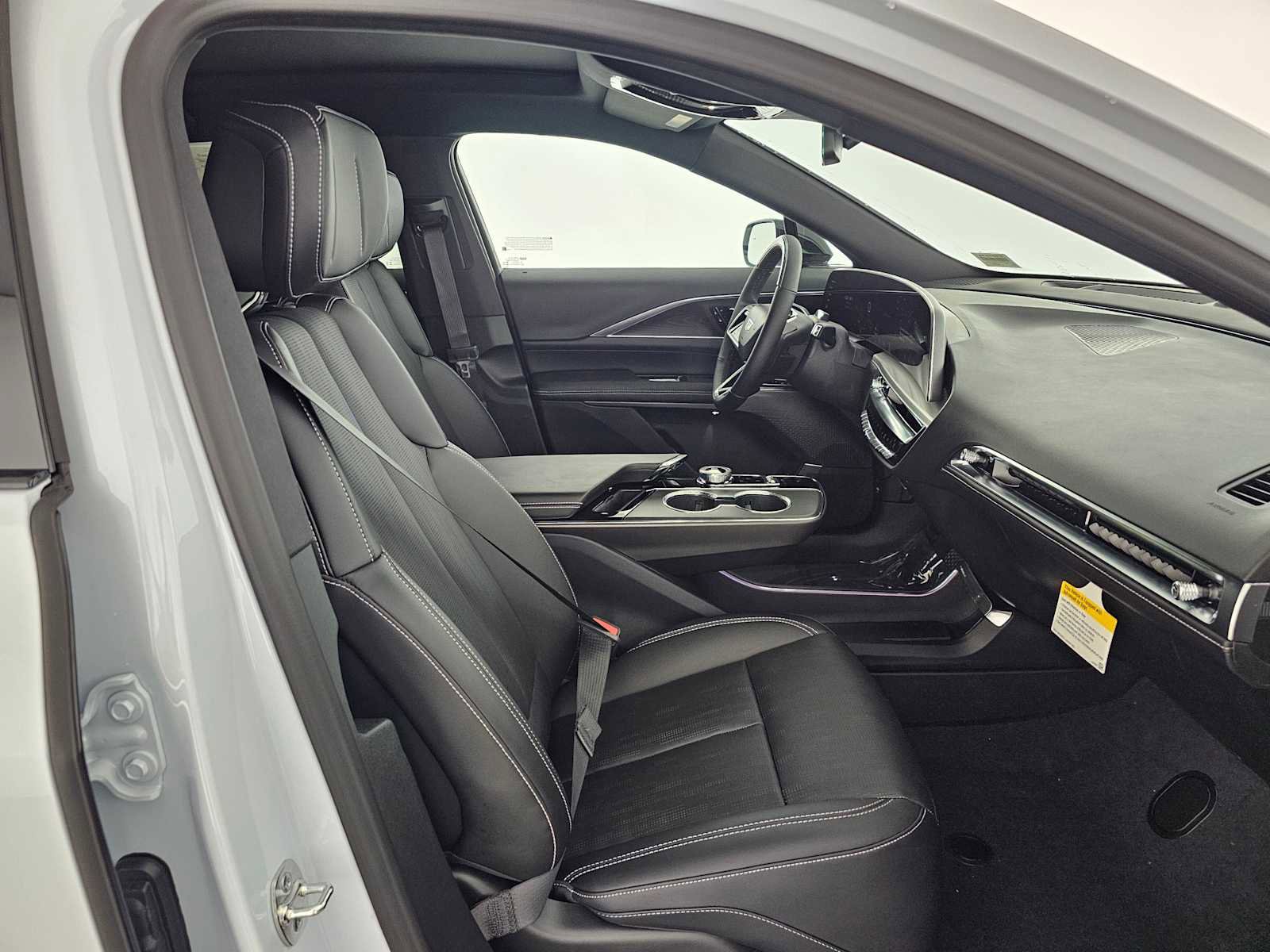 New 2026 Cadillac Lyriq Luxury w/ LPO, Floor Liner Package image 10