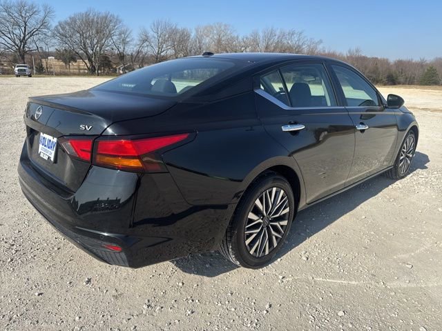 Used 2024 Nissan Altima 2.5 SV FWD image 7