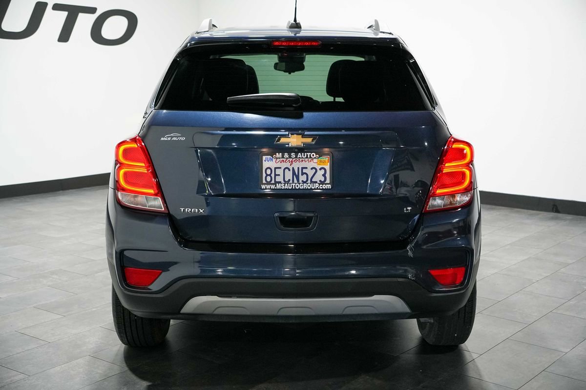 Used 2018 Chevrolet Trax LT w/ LT Convenience Package FWD image 5