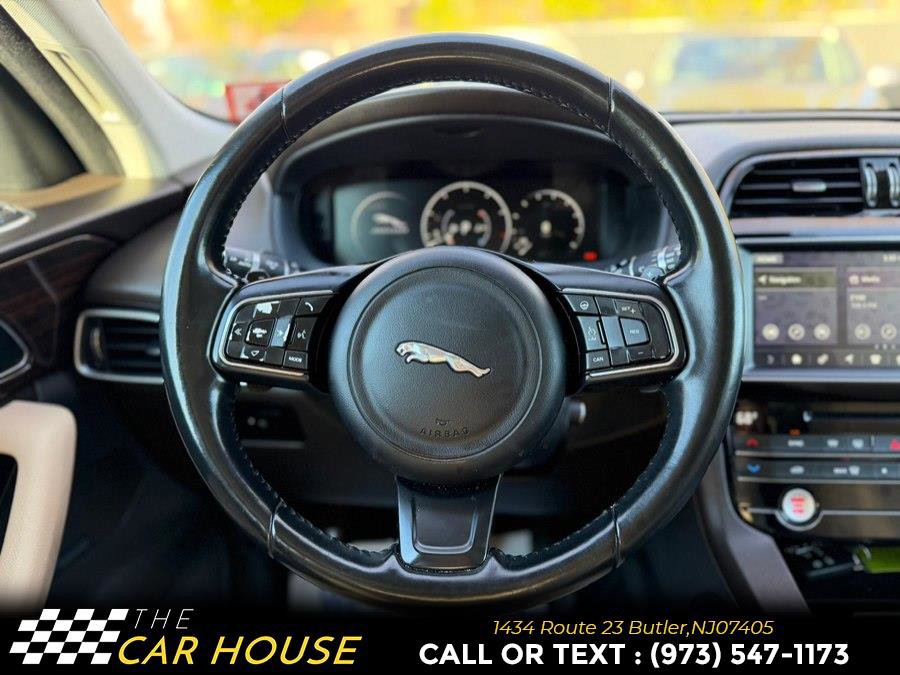 Used 2017 Jaguar F-PACE Prestige image 30