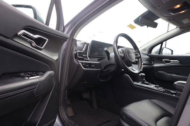 Used 2023 Kia Sportage EX image 16