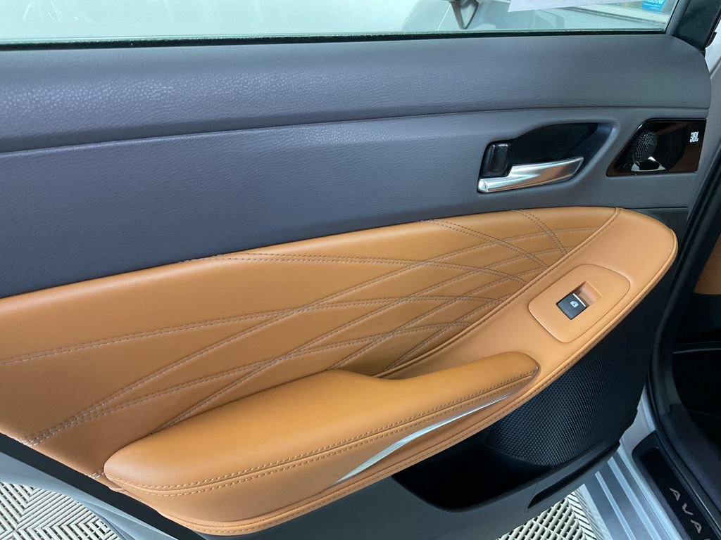 Used 2021 Toyota Avalon Limited w/ Advanced Safety Package FWD image 21