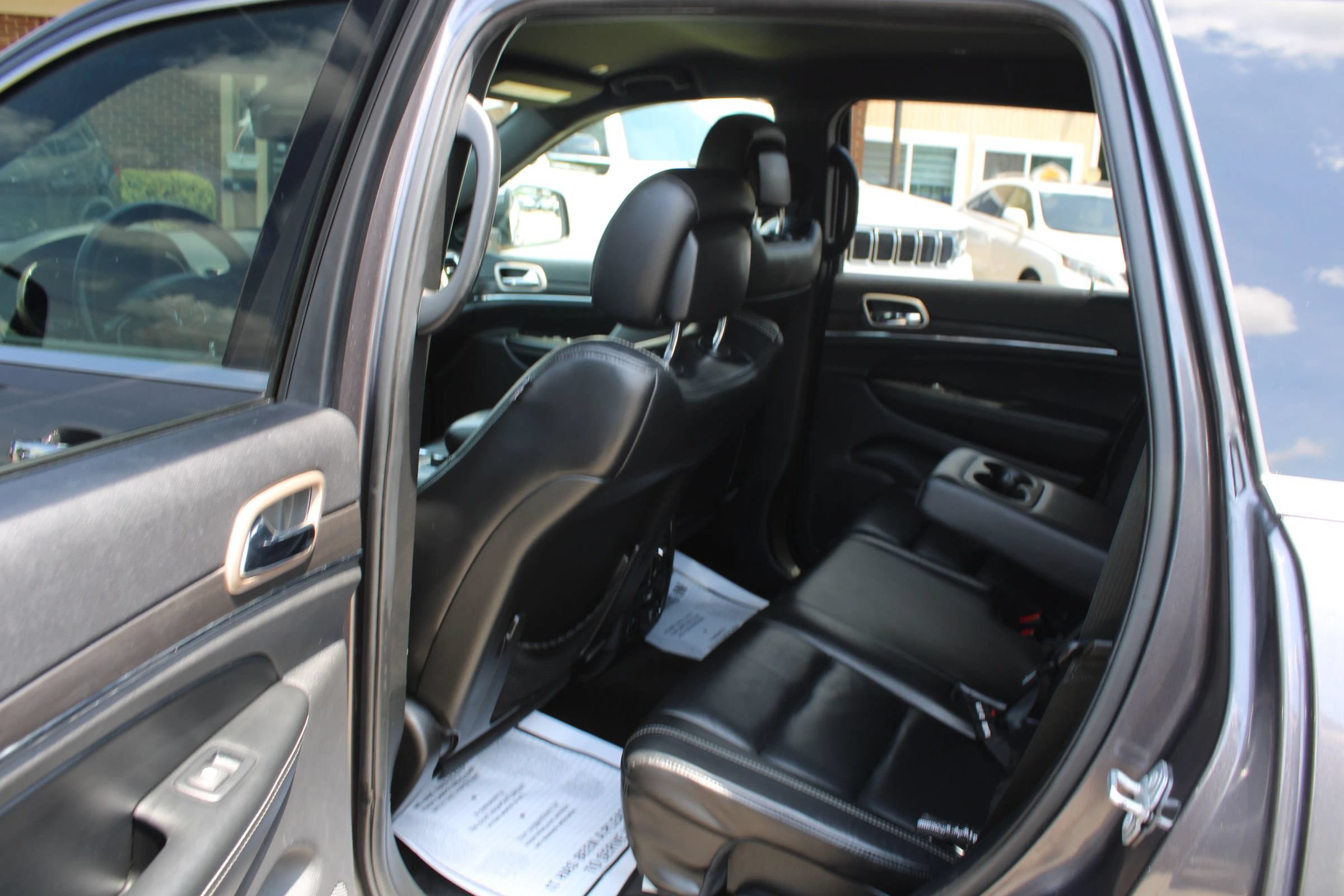 Used 2017 Jeep Grand Cherokee Limited AWD/4WD image 17