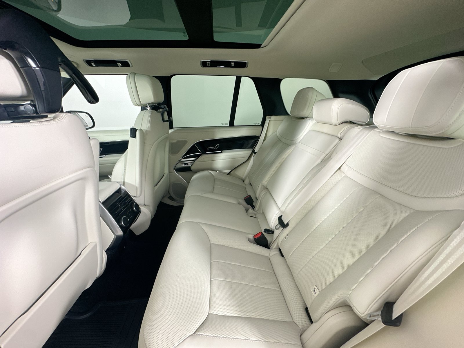New 2027 Land Rover Range Rover SE AWD/4WD image 40