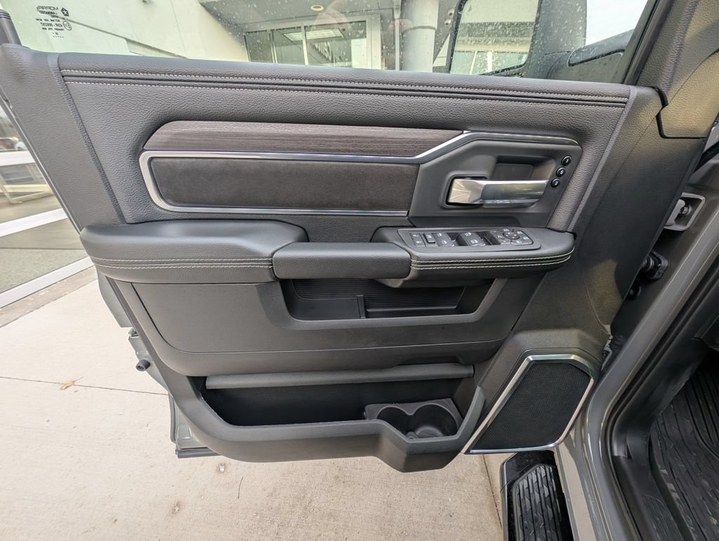 New 2026 RAM 2500 Laramie w/ Night Edition AWD/4WD image 44