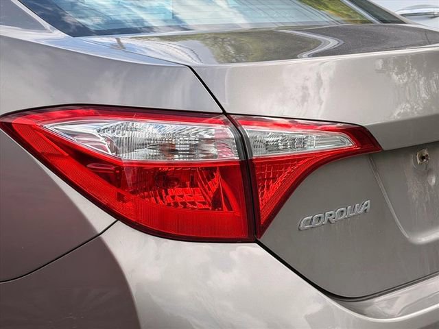 Used 2015 Toyota Corolla LE FWD image 9