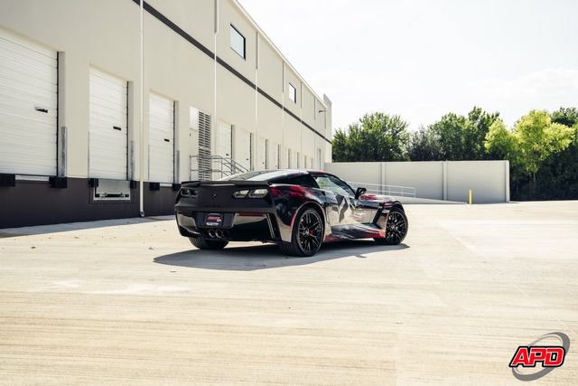 Used 2015 Chevrolet Corvette Z06 w/ 3LZ Preferred Equipment Group RWD image 40