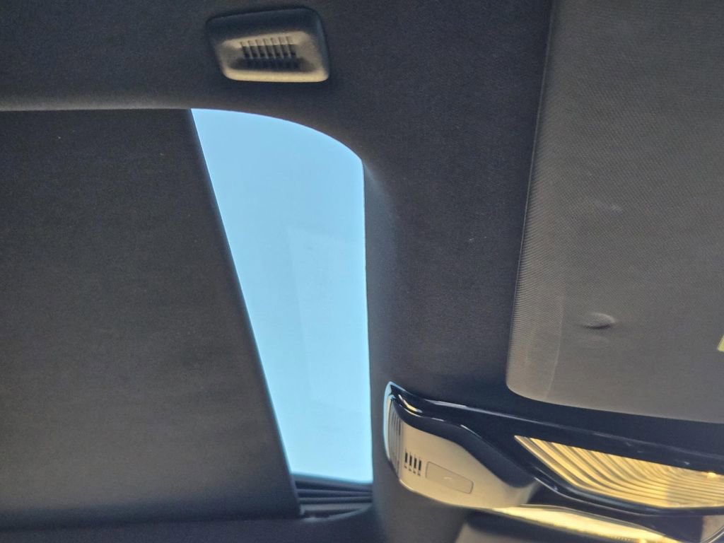 Used 2024 BMW 230i Coupe w/ Premium Package image 9