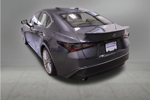 Used 2022 Lexus IS 300 AWD w/ Premium Package image 3
