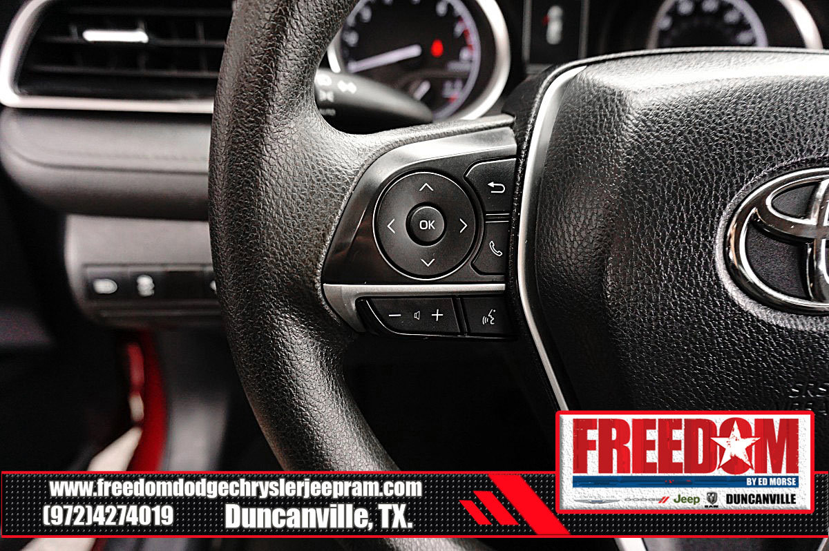 Used 2022 Toyota Camry LE image 23