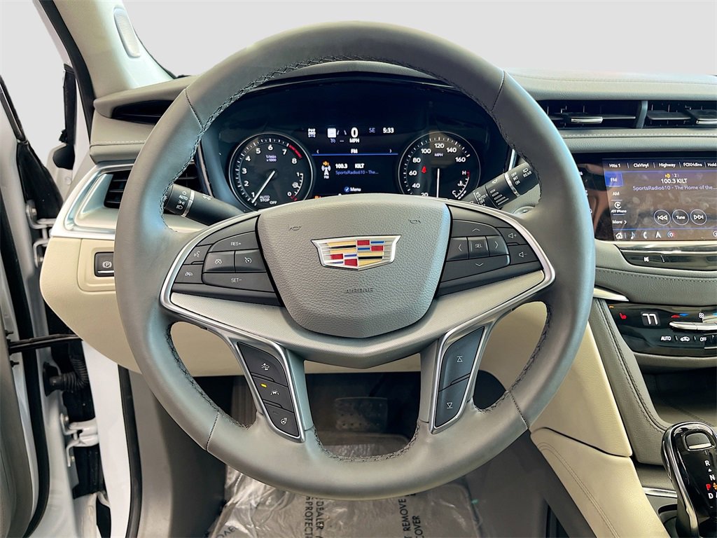 Used 2025 Cadillac XT5 Premium Luxury w/ LPO, ONYX Package image 11