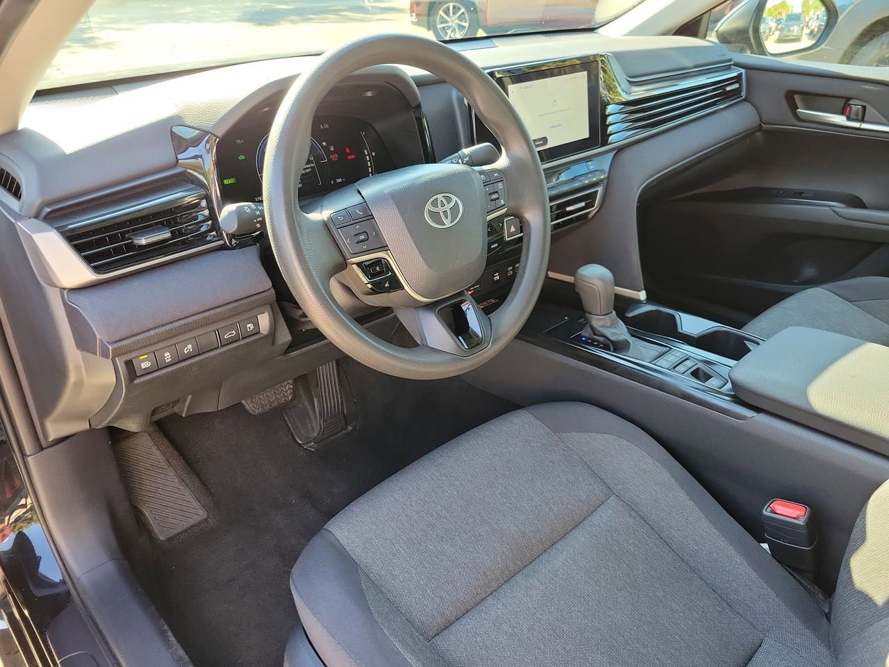Used 2025 Toyota Camry LE image 16