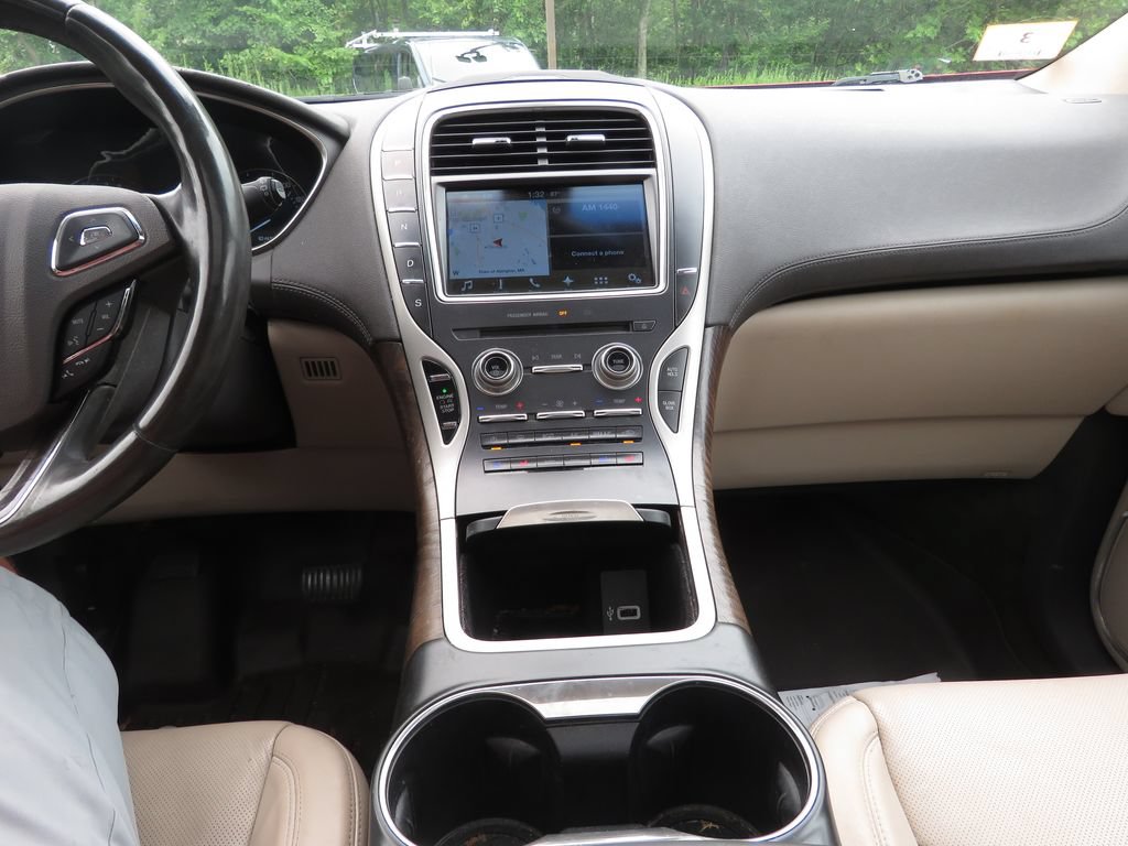 Used 2016 Lincoln MKX Reserve w/ Driver Assistance Package AWD/4WD image 26