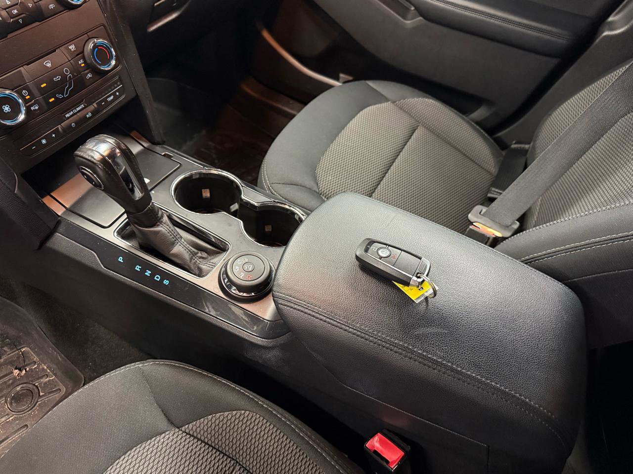 Used 2018 Ford Explorer XLT image 15